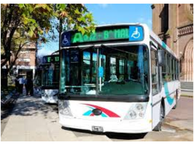 PARO DE COLECTIVOS Y EN PERGAMINO TAMBIÉN SE ADHIRIÓ A LA MEDIDA